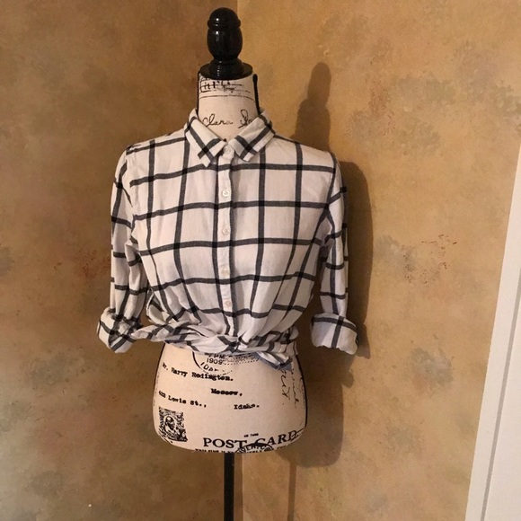 Button Up Top - Picture 3 of 6